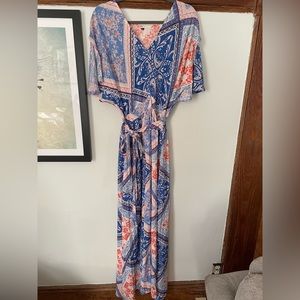Beautiful maxi dress. Medium